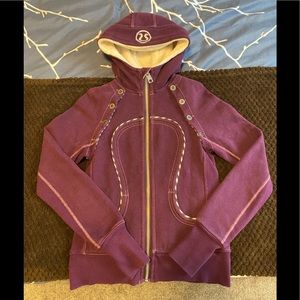 RARE Lululemon Special Edition Detachable Sleeves